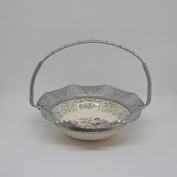 Vintage Bride's Basket - Picture 1 of 7